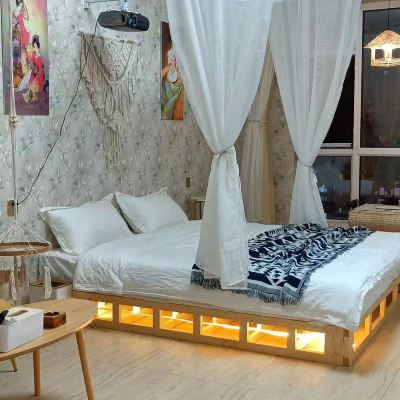 东南亚风情投影大床房