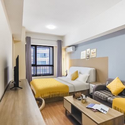 舒适大床房（手机投屏电视）