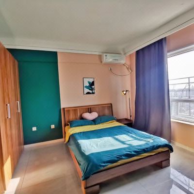 小红书胡桃木主题大床房