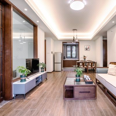 高级三卧园景套房