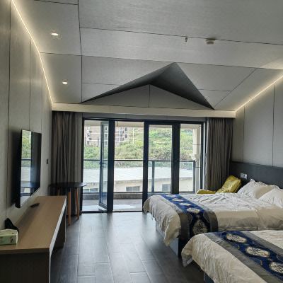 8月豪华山景标间