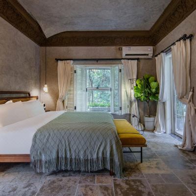 马尔克斯大床房『舒缓浴缸|独立阳台|藤艺家具|法式复古浪漫』