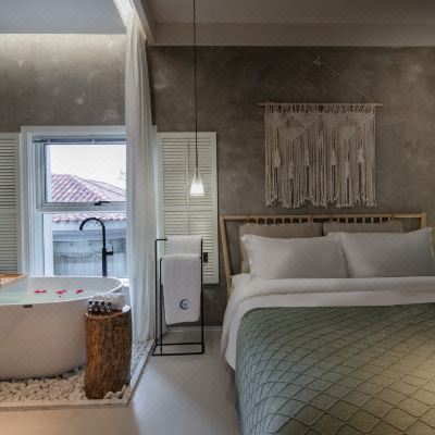 海明威大床房『 观景浴缸|原始工业风|独立阳台』