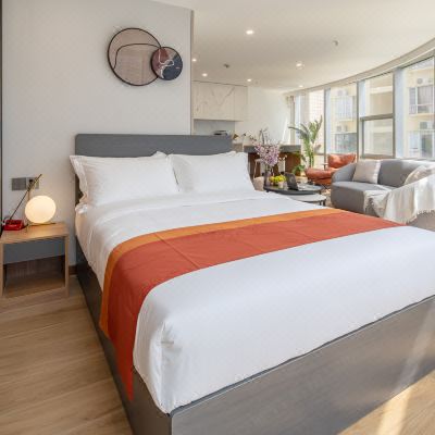 轻奢城景大床房