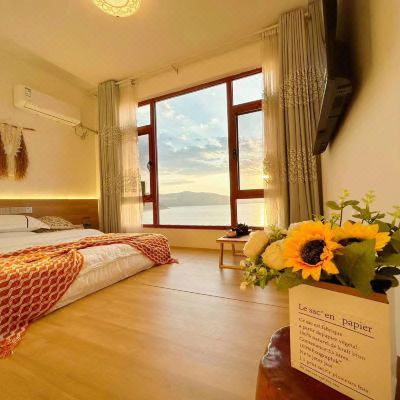 抚仙湖落日榻榻米大床房