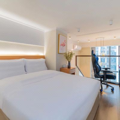 复式电竞大床房