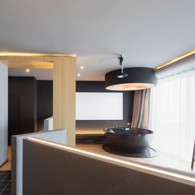 星际宿-AI智能-星球系列设计-1.8米大圆浴缸-VIP巨幕影音-顶层俯瞰长风夜景