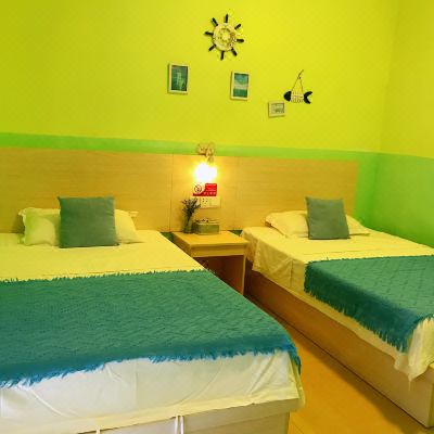 阳台阳光双床间