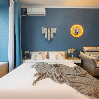 莫兰迪大床房(影院投影)