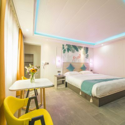 智能豪华大床房