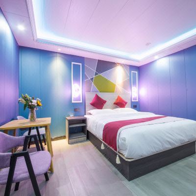 智能精致大床房