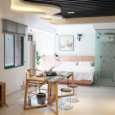 观景休闲豪华大床房