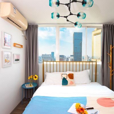 轻奢尊享大床房