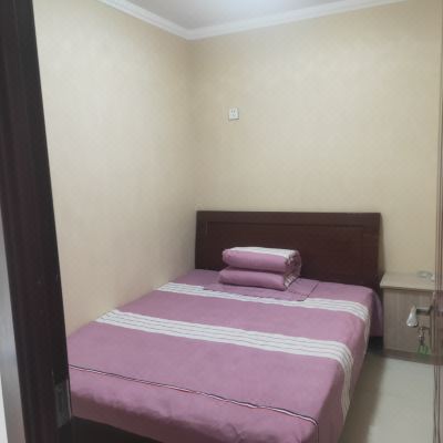 普通大床房(无窗)(公共卫浴)