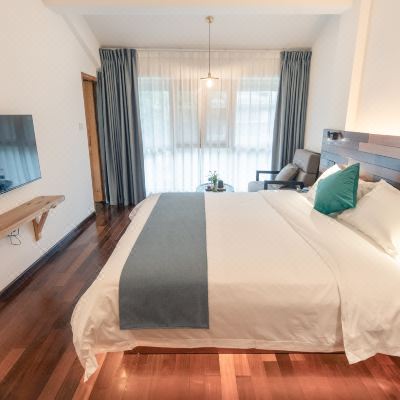 知微•舒适大床房（宝格丽床垫+原木手工家具）