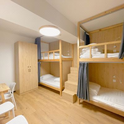 女生-经济四人间（公用卫浴）