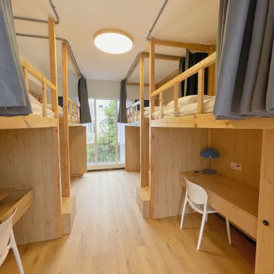 女生-舒适四人间（公用卫浴）