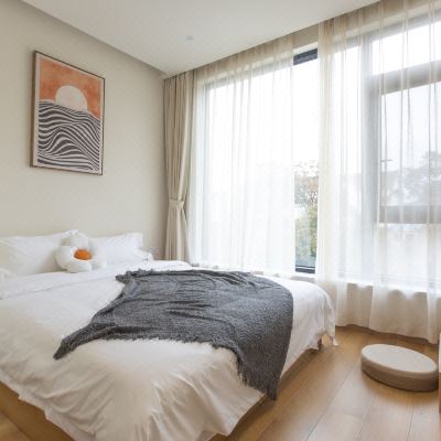 望尘山景榻榻米大床房