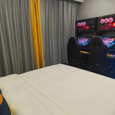 情侣电竞大床房[NVID3080显卡光线追踪+cpuit el酷睿i712700f内存32G5代内存+32寸AOC 155HZ显示器]