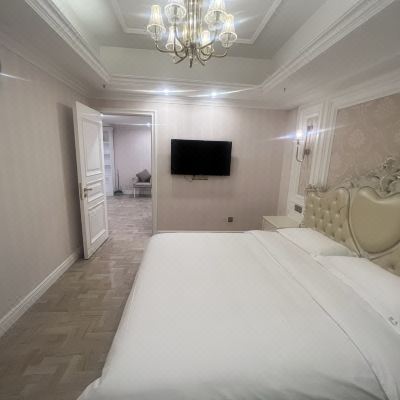 豪华欧式商务套房大床房