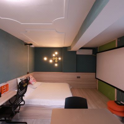 巨幕投影榻榻米麻将房