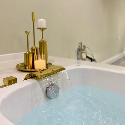 述白（浴缸城景观影房）