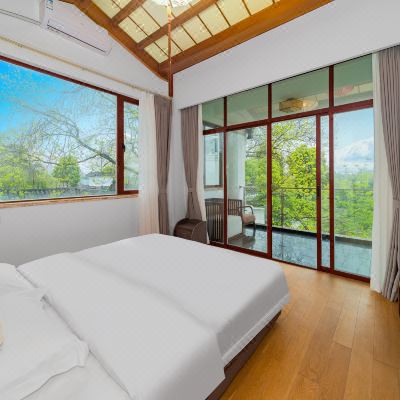 雅致大床房（墨花飘香301）