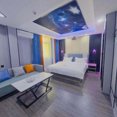 巨幕观影大床房