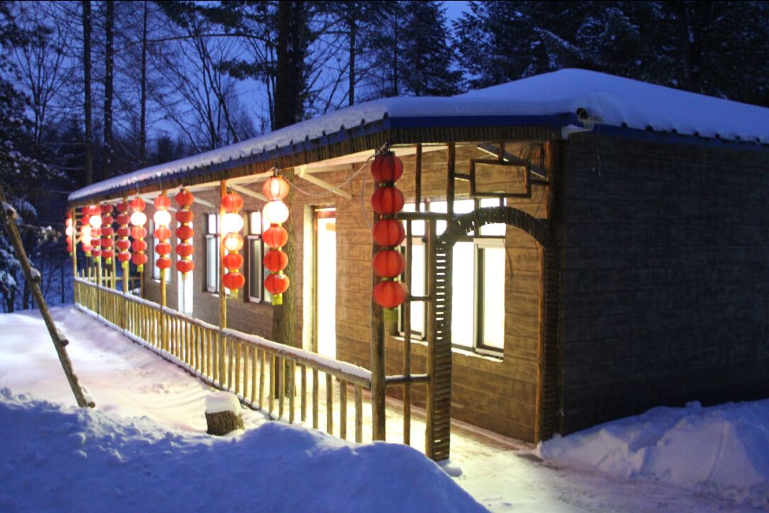  天下民宿 之 长白山林园百味果松村农家院 