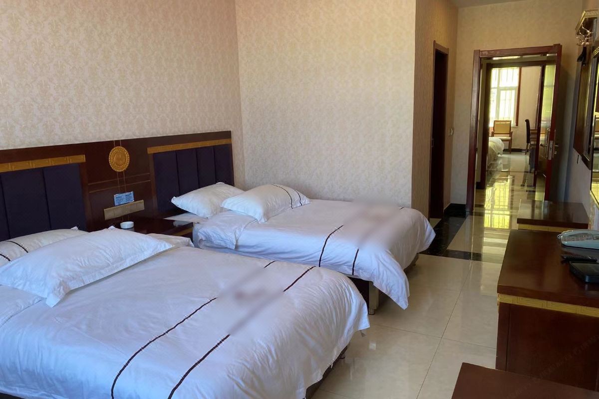  天下民宿 之 共和黑马河格桑梅朵客栈 