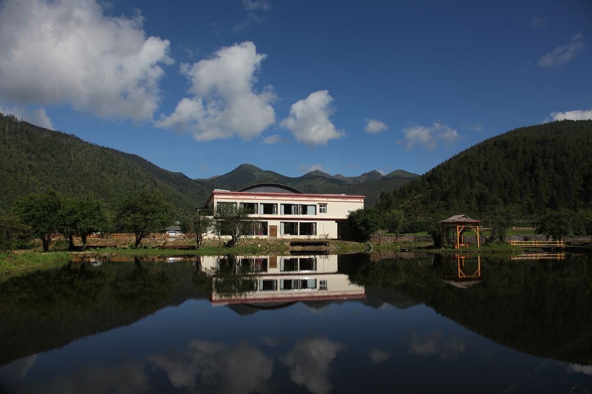  天下民宿 之 香格里拉普达措悠幽庄园 