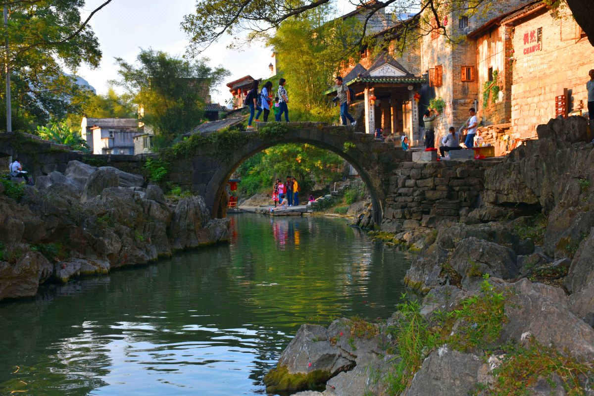  天下民宿 之 黄姚古镇月亮湾客栈 