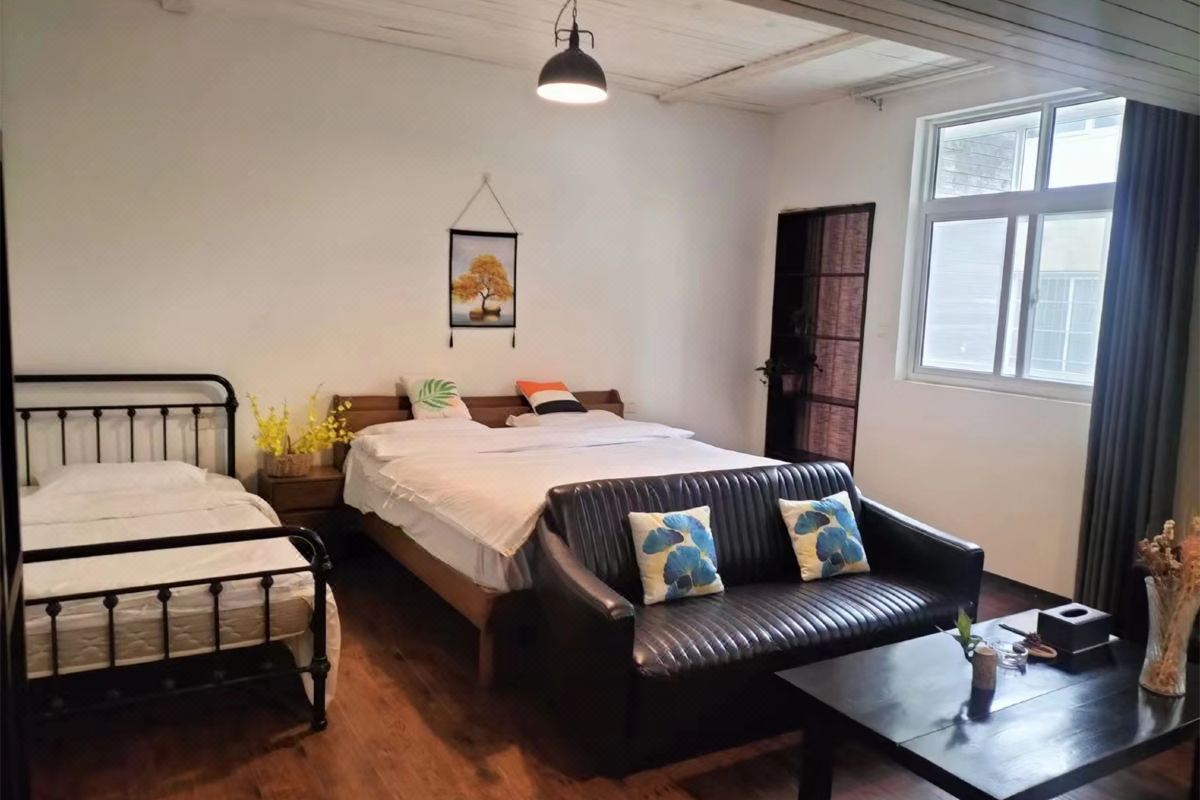  天下民宿 之 银杏树下民宿(开封清明上河园大梁门店) 