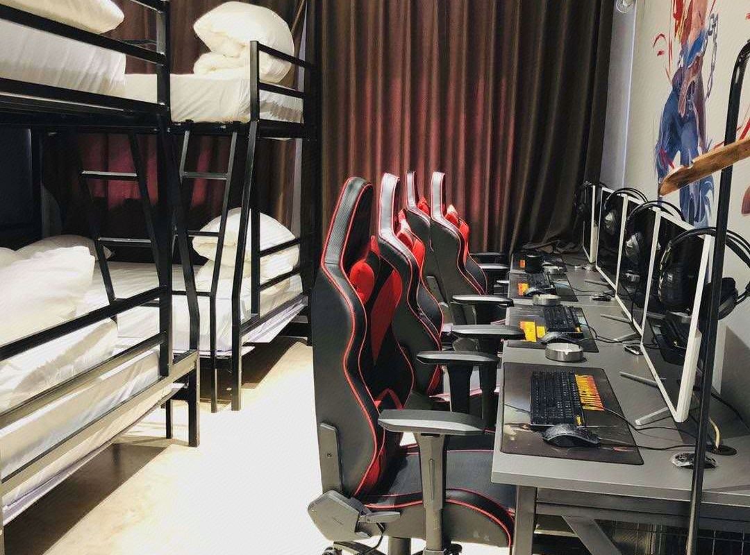  天下民宿 之 小白熊电竞宾馆 