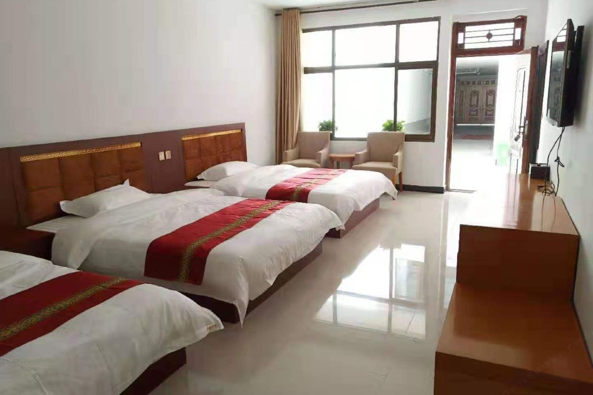  天下民宿 之 德令哈合隆宾馆 