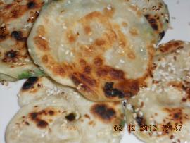 蔥油餅 (Scallion Pancake)