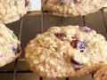 Chewy Oatmeal-Cranberry Cookies